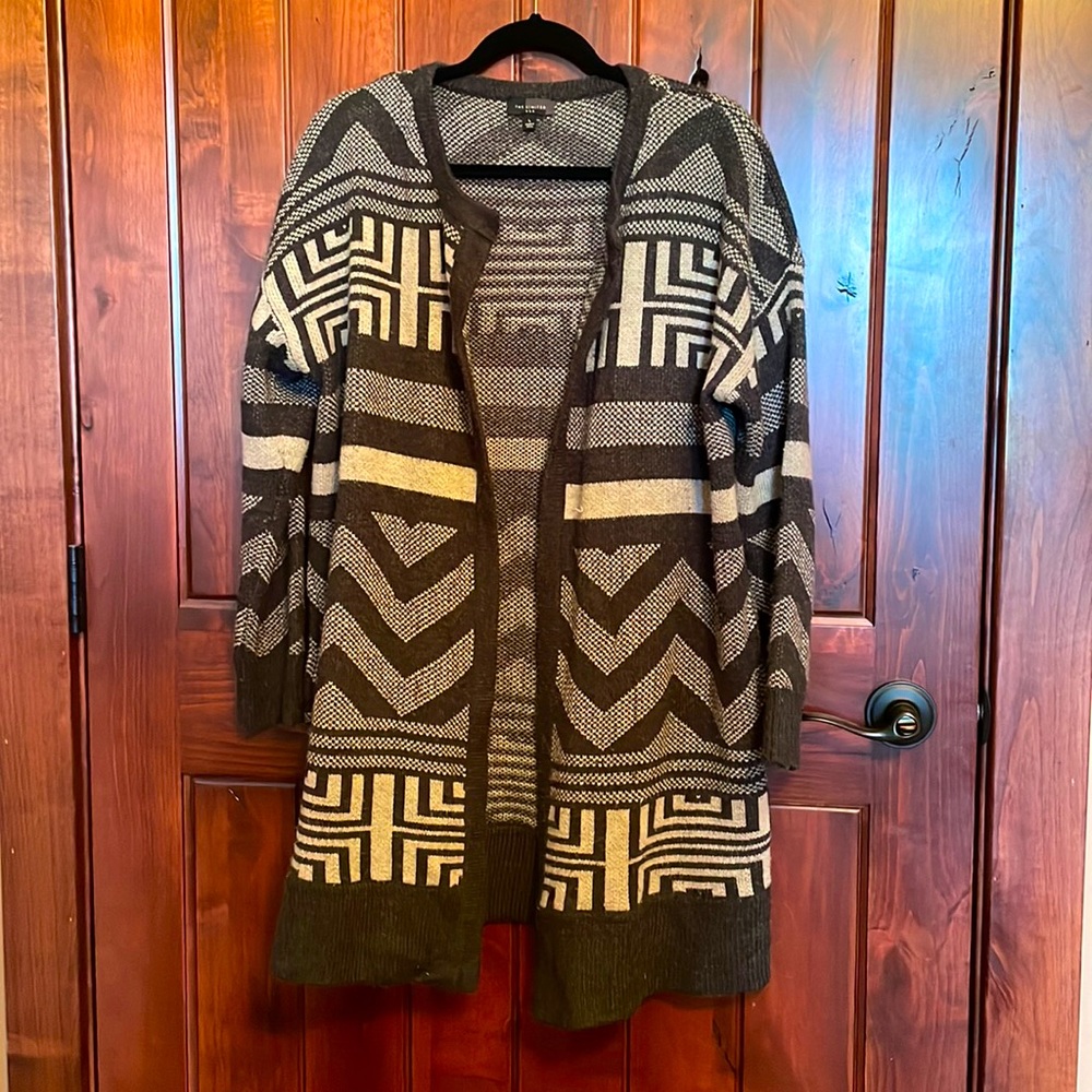 Super cozy sweater from The Limited, size L, complete with pockets!